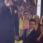 Florencia de Saracho Instagram - Ando muy presumida con mi Toro cantor, ahí les va otra, ahora canto el vals de mi sobrina @palomacamouds y no se pierdan a Tati por favor 😂 que opinan, verdad que debería ser cantante el Toro ?