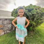 Florencia de Saracho Instagram - Mis niñas, mis princesas las amo con todo mi corazón. Gracias a @linos_y_blancos por los vestidos y las coronitas, están divinos y súper cómodos y que decir de los zapatos, como siempre @spanoletas_shoes los más lindos y sacándonos del apuro