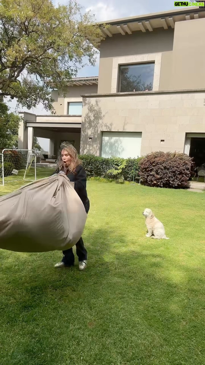 Florencia de Saracho Instagram - Cuando Tati me llega con sus amigos 😂😂😂