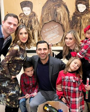 Florencia de Saracho Instagram - Por ustedes TODO…. Dios nunca soltará tu mano en medio de las pruebas; El siempre te sostiene…
Diciembre 24 y 25 todo está bien todo marcha con normalidad, de pronto en segundos cambian los planes, llega el miedo la angustia el estrés entre otras cosas. Pero aquí estoy, de vuelta y con muchas ganas de seguir adelante, a ti que me lees y estás pasando por algo que te atormente, te quite la calma,o ya sea alguna enfermedad, recuerda que Dios jamás nos pone pruebas que no podamos superarlas.
