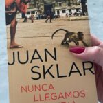 Florencia de la V Instagram - Los colores del otoño 🍁 y lecturas necesarias ✊