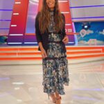 Florencia de la V Instagram – Las flores de mí jardín by @veroalfie 🪻🪷🌷🌾🪷🪻
–
–
Cuál es tu look favorito? 
Los leo! 👀👀👀

@marcelohigh 
@drarosiflom 
@cocobuenosaires 
@kryolanargentina