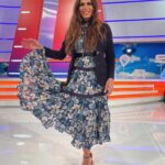 Florencia de la V Instagram – Las flores de mí jardín by @veroalfie 🪻🪷🌷🌾🪷🪻
–
–
Cuál es tu look favorito? 
Los leo! 👀👀👀

@marcelohigh 
@drarosiflom 
@cocobuenosaires 
@kryolanargentina