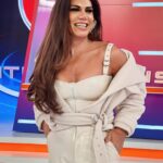 Florencia de la V Instagram - Llegó el frío y tu cuerpo lo sabe 🥶❄️ - - Ya hicieron guiso de lentejas? Los leo!!! 👀👀👀👀