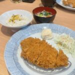 Focus Jirakul Instagram – ❹ Yokozuna Tonkatsu Dosukoi Tanaka
ที่แรกและที่เดียว ที่เราจะได้กินทงคัสสึ และได้ดูโชว์ซูโม่ด้วย!! ทงคัสสึกรอบอร่อยสุดๆ หลังกินเสร็จเราจะได้ไปลองปล้ำกับซูโม่ด้วย ภาพก็เป็นอย่างที่เห็น 55555 ประสบการณ์แปลกใหม่ ไม่เหมือนใครจริงๆ

❺ Shibuya Yokocho
แหล่งรวบรวมอาหารจากหลายๆภาคในญี่ปุ่น เรียกว่าไล่เก็บอาหารให้ครบทุกภาคได้ในที่เดียว อาหารสด อร่อย ฟิลร้านอาหารริมทาง บรรยากาศญี่ปุ่นสุดดดดด!! 

#10จุดใหม่ในโตเกียวที่ต้องไป
#TokyoTokyo