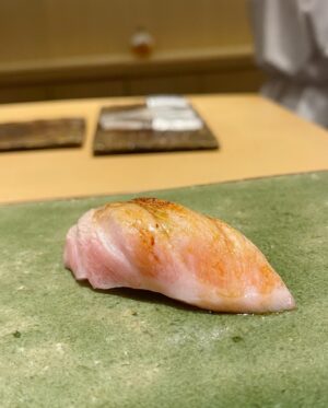 Focus Jirakul Instagram - Omakase ก่อนวาเลนไทน์หนึ่งแมทซ์!!!
อร่อยมาก ชอบที่นี่มาก ใครไม่เคยลองโอมากาเสะ ไม่รู้จะกินร้านไหน เริ่มจากที่นี่เลย ไม่ผิดหวังแน่นอน
@jameskitkasem @ichizubangkok #fjmoments