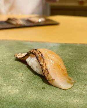 Focus Jirakul Instagram - Omakase ก่อนวาเลนไทน์หนึ่งแมทซ์!!!
อร่อยมาก ชอบที่นี่มาก ใครไม่เคยลองโอมากาเสะ ไม่รู้จะกินร้านไหน เริ่มจากที่นี่เลย ไม่ผิดหวังแน่นอน
@jameskitkasem @ichizubangkok #fjmoments