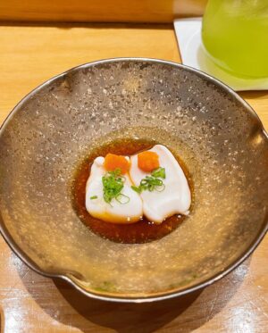 Focus Jirakul Instagram - Omakase ก่อนวาเลนไทน์หนึ่งแมทซ์!!!
อร่อยมาก ชอบที่นี่มาก ใครไม่เคยลองโอมากาเสะ ไม่รู้จะกินร้านไหน เริ่มจากที่นี่เลย ไม่ผิดหวังแน่นอน
@jameskitkasem @ichizubangkok #fjmoments