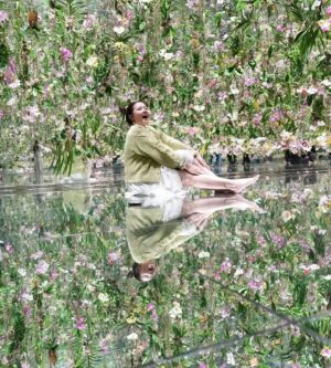 Focus Jirakul Instagram - ❾ teamLab Planets
ใครสายถ่ายรูป พลาดไม่ได้ ด้วยประการทั้งปวง สวยแบบทุกมุมจริงๆ อยู่ทั้งวันก็ยังไหว มุมถ่ายรูปเยอะมากกก เป็นงานศิลปะที่เปิดหลายการรับรู้จริงๆกระซิบบอกอีกอย่าง กลิ่นด้านใน ที่นี่เค้าบอกว่าเป็นกลิ่นอวกาศ ยืนยันจากนาซ่าจ้า! ใครอยากดมกลิ่นอวกาศ แวะมาดมได้เด้ออ!!!!

#10จุดใหม่ในโตเกียวที่ต้องไป
#TokyoTokyo
