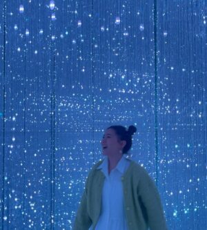 Focus Jirakul Instagram - ❾ teamLab Planets
ใครสายถ่ายรูป พลาดไม่ได้ ด้วยประการทั้งปวง สวยแบบทุกมุมจริงๆ อยู่ทั้งวันก็ยังไหว มุมถ่ายรูปเยอะมากกก เป็นงานศิลปะที่เปิดหลายการรับรู้จริงๆกระซิบบอกอีกอย่าง กลิ่นด้านใน ที่นี่เค้าบอกว่าเป็นกลิ่นอวกาศ ยืนยันจากนาซ่าจ้า! ใครอยากดมกลิ่นอวกาศ แวะมาดมได้เด้ออ!!!!

#10จุดใหม่ในโตเกียวที่ต้องไป
#TokyoTokyo