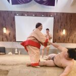 Focus Jirakul Instagram – ❹ Yokozuna Tonkatsu Dosukoi Tanaka
ที่แรกและที่เดียว ที่เราจะได้กินทงคัสสึ และได้ดูโชว์ซูโม่ด้วย!! ทงคัสสึกรอบอร่อยสุดๆ หลังกินเสร็จเราจะได้ไปลองปล้ำกับซูโม่ด้วย ภาพก็เป็นอย่างที่เห็น 55555 ประสบการณ์แปลกใหม่ ไม่เหมือนใครจริงๆ

❺ Shibuya Yokocho
แหล่งรวบรวมอาหารจากหลายๆภาคในญี่ปุ่น เรียกว่าไล่เก็บอาหารให้ครบทุกภาคได้ในที่เดียว อาหารสด อร่อย ฟิลร้านอาหารริมทาง บรรยากาศญี่ปุ่นสุดดดดด!! 

#10จุดใหม่ในโตเกียวที่ต้องไป
#TokyoTokyo