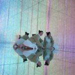 Focus Jirakul Instagram - ❾ teamLab Planets ใครสายถ่ายรูป พลาดไม่ได้ ด้วยประการทั้งปวง สวยแบบทุกมุมจริงๆ อยู่ทั้งวันก็ยังไหว มุมถ่ายรูปเยอะมากกก เป็นงานศิลปะที่เปิดหลายการรับรู้จริงๆกระซิบบอกอีกอย่าง กลิ่นด้านใน ที่นี่เค้าบอกว่าเป็นกลิ่นอวกาศ ยืนยันจากนาซ่าจ้า! ใครอยากดมกลิ่นอวกาศ แวะมาดมได้เด้ออ!!!! #10จุดใหม่ในโตเกียวที่ต้องไป #TokyoTokyo