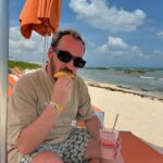 Foquinha Instagram - aleatórias dos nossos dias no @nickresortrivieramaya 💚 De 1 a 10, qual representa vcs em viagem kk? agora bora de cidade do méxico! ✈️ 1. “de quem é o próximo ex?” 2. Vistinha de todos os dias 3. Família Rocha tomando banho de slime 4. Meus novos amigos 5. Parcinha de bar da pisci 6. A própria Dora aventureira 7. Viciada em café da manhã kk 8. Vai um drink de “slime” aí?! 9. Ele e a piña colada dele 10. Tacos 🫶 #DORA #NickResortRivieraMaya