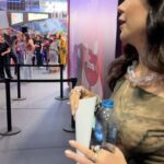 Foquinha Instagram - não podia faltar aleatórias na #CCXPMexico ne? Tô aqui à convite da @20thcenturystudiosbr para acompanhar o lançamento de #PlanetadosMacacos: O Reinado que estreia de 9/5! De 1 a 10: qual momento te representa na CCXP? kk *publi 1. Eu seria a “emocionada por pipoca” em divertidamente kk 2. Mexe com a gente pra ver 🗣️ 3. Freya Allan contando que o mais difícil foi gravar sozinha, sem os “macacos, no novo filme 4. Nesse 4 de maio: que a força esteja com vc! 5. O pôster mais requisitado da CCXP é o meu (todo mundo me parou pra pedir!) 6. Eu trabalho e o modi compra bonequinho 7. ⁠Meu novo amigo 8. Meu meme preferido do momento 9. mãozinha de tristezinha (ps: erramos, a ansiedade é laranja e a vergonha é rosa) 10. O look pq tô na fase blogueira e não sei quando retorna