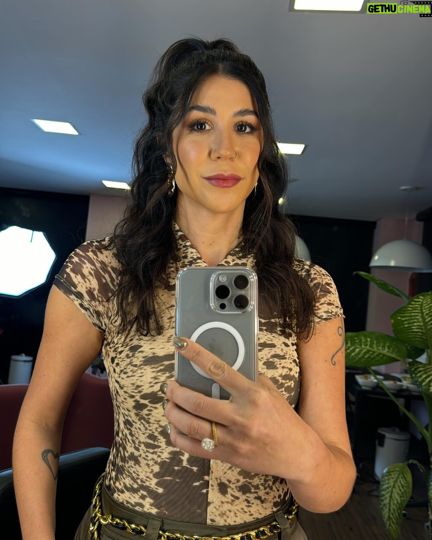 Foquinha Instagram - de 1 a 10, qual foto representa sua semana? 1. vida no campo 2 feliz Páscoa 🐰❤️ 3. amei o batom🍒 4. ainda mais fã de @vanessadamata 5. meu vizinho 6. quer panquequinha de banana? 7. roubei o moletom do modi 8. minha gringa 9. cineminha da dinda 10. maratona de Desejos S.A. no star que tem colaboração de roteiro do maior @brandtandre