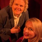 Fortune Feimster Instagram – Oscar weekend in LA is like prom and it reminds me that I gotta get more blazers. Lol. Fun seeing friends at different events. Thanks Jax for doing my hair and making me a pretty little lady 😊 Where do some of you get your cool blazers?