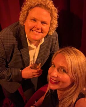 Fortune Feimster Instagram - Oscar weekend in LA is like prom and it reminds me that I gotta get more blazers. Lol. Fun seeing friends at different events. Thanks Jax for doing my hair and making me a pretty little lady 😊 Where do some of you get your cool blazers?