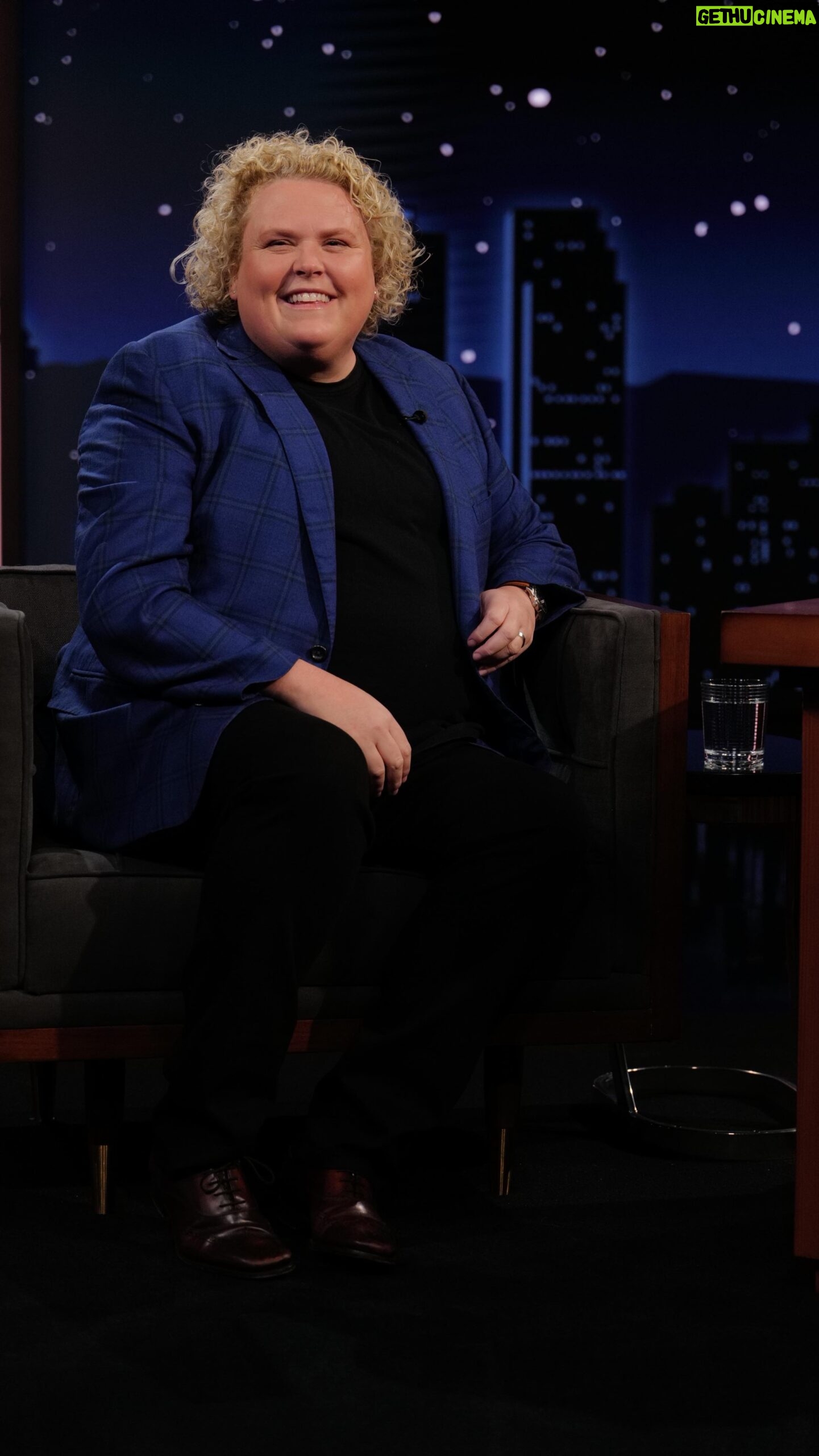 Fortune Feimster Instagram - @FortuneFeimster got caught using a GIFT CARD on #ValentinesDay! 🤣