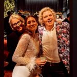Fortune Feimster Instagram – Oscar weekend in LA is like prom and it reminds me that I gotta get more blazers. Lol. Fun seeing friends at different events. Thanks Jax for doing my hair and making me a pretty little lady 😊 Where do some of you get your cool blazers?