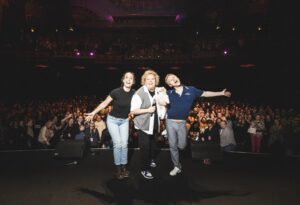 Fortune Feimster Instagram - Los Angeles! Thank you so much for a magical night. Touring can be lonely so it was really cool getting to share this show with my friends. And being able to experience all the joy in that room with everyone. Had a surprise drop in by my Handsome pal Tig Notaro. Great sets by @zachnoetowers and @caitlinpeluffo. All started here in LA at the Comedy Store 17 years ago. Another beautiful full circle moment. 📷 @justoffthesix