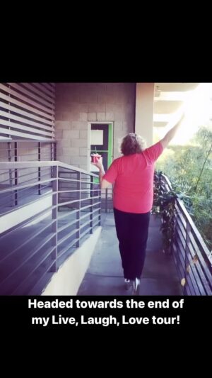 Fortune Feimster Instagram - In the home stretch of my standup tour! Who’s been to one of the shows?? And who’s coming to one of these final ones? I hope you have enjoyed livin, laughin, and lovin as much as I have. #prettylittlelady #icecreamdance