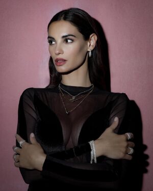 Francesca Chillemi Instagram - Love moments with @theofficialpandora #MomentsWithPandora #LovesUnboxed #ShotForPandora ad