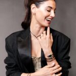 Francesca Chillemi Instagram – Gold day with my @bvlgari 💫 
#adv #bulgari #bulgarijewelry #Serpenti