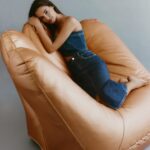Francesca Chillemi Instagram - My new campaign for @iblues_official is out! #adv #iBluesDenim #iBluesCrew