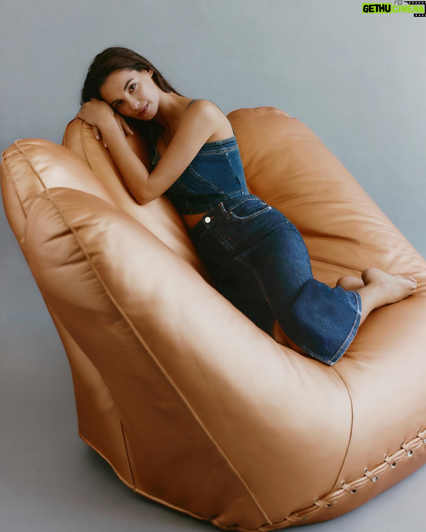 Francesca Chillemi Instagram - My new campaign for @iblues_official is out! #adv #iBluesDenim #iBluesCrew