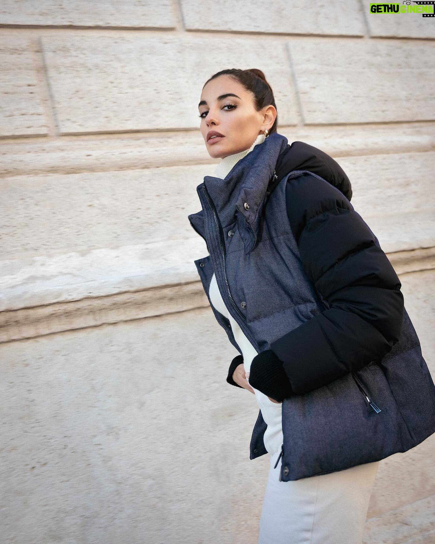 Francesca Chillemi Instagram - Staying warm in this freezing January with my Liv from @moorer_official #MooRER #ad