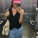 Francini Amaral Instagram - Adiós Abril! En lo personal fue un mes de mierd@ pero en lo profesional fue un mes maravilloso!!! La canción nueva que estamos a punto de sacar con @grupoaxebahia me tiene muy emocionada y está siendo mi motor para seguir adelante… Se viene tb cambio de casa. 🫶🏼 Que me tiene muy emocionada… cambio de vida, cambio de chip … Hay que dejar fluir…