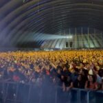 Francini Amaral Instagram - Gracias Lima 🇵🇪❤️ Fueron dos shows maravillosos… aún estoy asimilando todo lo que vivimos este fin de semana 😱 que manera de pasarlo bien Dios mío… Más de 30.000 personas presentes en nuestro regreso a Peru 🇵🇪 … fue mágico! Gracias a todos por el cariño… Para la gente que no pudo conseguir sus entradas, les puedo decir que pronto estaremos informándoles de las nuevas fechas … así que atentos a nuestras redes sociales 👀♥️ @grupoaxebahia #gracias #axebahia #axebahia20años #giraaxebahia #axebahialovers