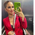 Francini Amaral Instagram - Les deseamos una feliz navidad ❤️…. Espero de todo corazón que estén pasando una linda noche junto a sus familias. Aunque hoy no pude pasar la navidad junto a la mía, les envío un abrazo gigante a la distancia … Y un beso especial a mis angelitos que me están cuidando allá arriba… los amo❤️
