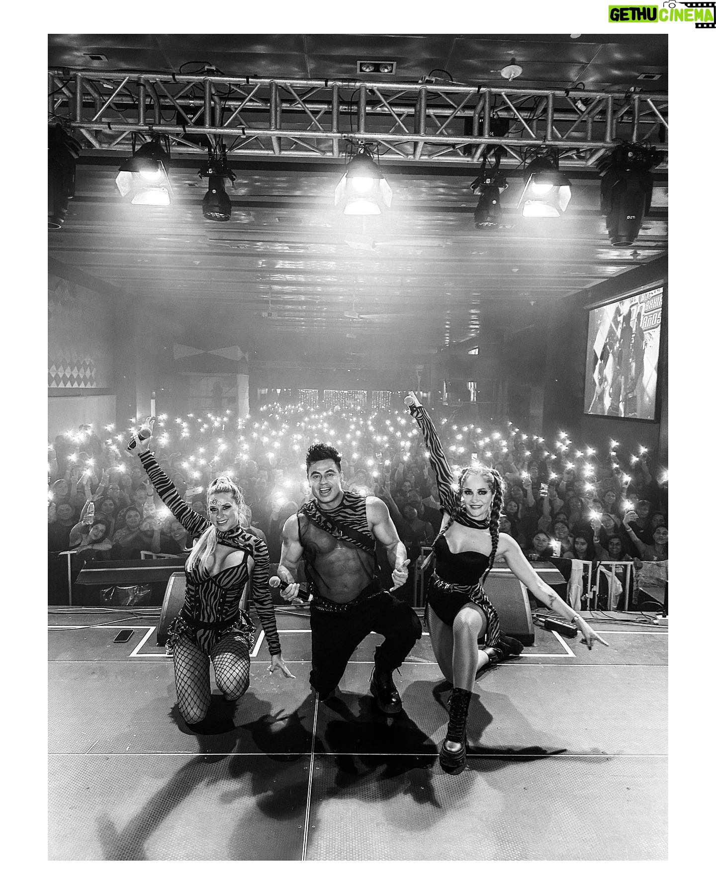 Francini Amaral Instagram - Gracias Antofagasta!!! ❤️ Los pasamos increíble!!! Estuvo muy entretenido, me reí mucho 😂 De que ciudad eres? Te gustaría ir a un show de @grupoaxebahia ? #giraaxebahia #gira20años #axebahia #axebahia20años #axebahiaenvivo