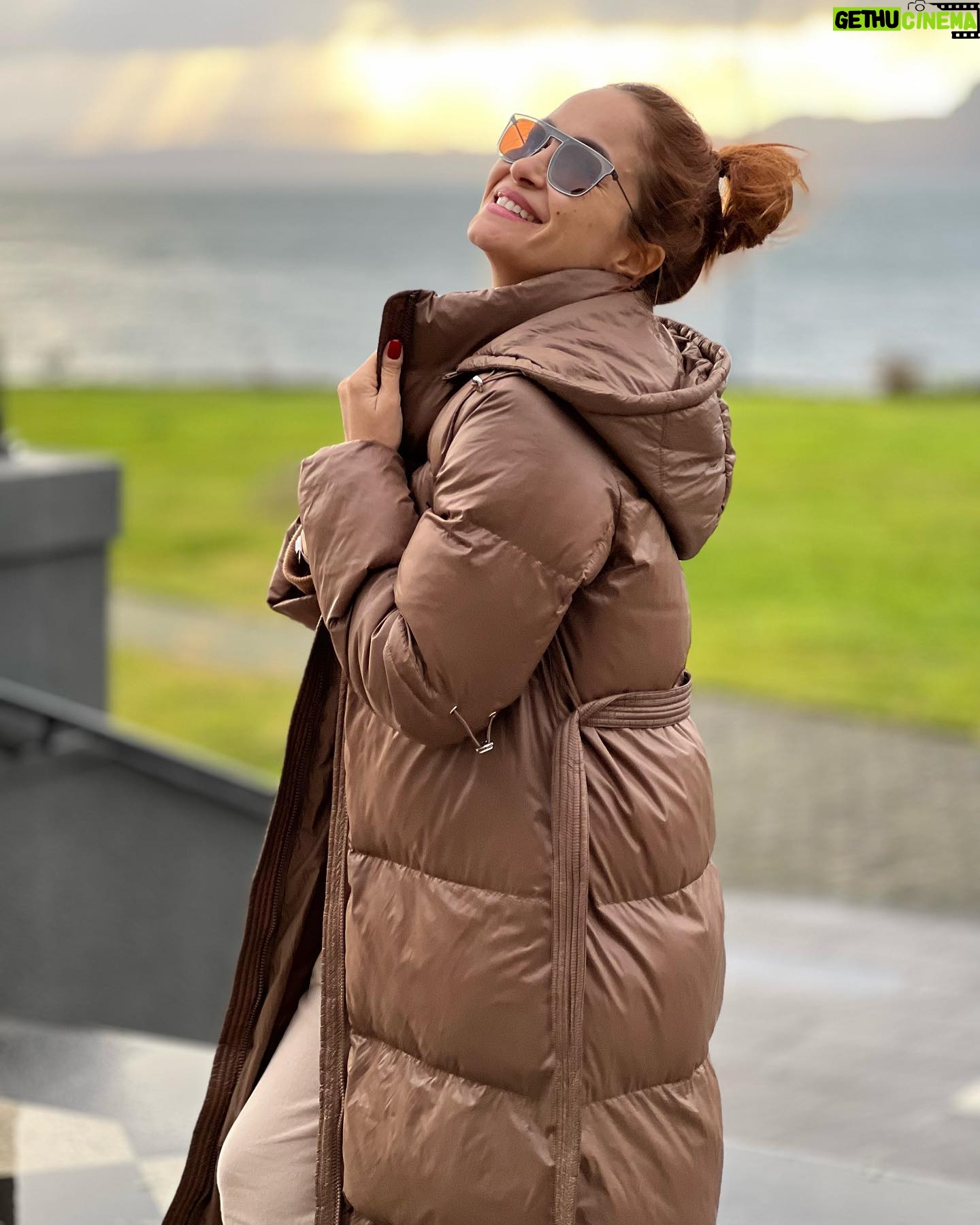 Francini Amaral Instagram - Hello Pucón🤎 Que lugar más lindo Dios mío…. Look: Abrigo ID: 11836478 Pantalón ID: 9867871 Recuerden que tengo código de descuento : FRANCINIAMARAL @shein_chile @sheinofficial #shein #sheincyberday2023 #sheinforall