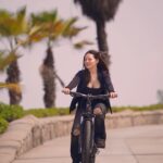 Francisca Aronsson Instagram - Con mi bicicleta FBX modelo Xion X1, ágil y fuerte, recorro las calles de Lima. Me encanta la bici para uso algo más deportivo porque no solo puedo pasear, sino comenzar hacer un deporte como el ciclismo de montaña. Bicicleta: @fbx.bicycles ¿Quiénes usan bici por aquí? Déjate asesorar para elegir la mejor bicicleta urbana en FBX Bicycles #Movilidad Sostenible #Salud #Publicidad