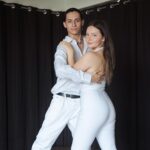 Francisca Aronsson Instagram – No fue culpa tuya, ni tampoco mía
Fue culpa de la monotonía… 💃🏻 
El baile y la música son parte de mis formas favoritas de comunicar además de la actuación 🎭. Espero seguir mejorando poco a poco❤️.

Coreo y bailarin : @marciorxmirez 
Video : @darioanticona 
Vestuario : @laatelier_peru 
Lugar : @dancestudioperu