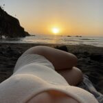 Francisca Aronsson Instagram - Hoy hace un año estábamos en La Palma (Una Isla de Canarias) rodando Hit temp 3 🎬🤍… Ojalá dar fecha de estreno pronto para todas las personas que desean verla✨ Recuerdos especiales en la isla :)