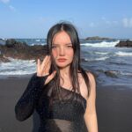 Francisca Aronsson Instagram - De mis viajes preferidos 💛 Ahora que se acaba el año y miro atrás, me siento feliz de coleccionar momentos inolvidables 💋💫… love you La Palma 🌴 espero volver prontiiito a disfrutar de sus playas y gente. Que planes para mañana 24 de Dic!?😍 y de que país me escriben??
