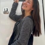 Francisca Aronsson Instagram - Les dejo un detrás de camaras de la serie Lalola 🎬 ! mi primera serie mexicana dándole vida a SOL . Felices porque estamos NÚMERO UNO en USA y LatAM por @vix 🥳🥳!!! Puedes descargar Vix y gozar la primera temporada ! O entrar a PrimeVideo y mirar el primer capítulo. Si la ven, díganme que les pareció y etiquétenme para verlo!🩷💫 Equipo maravilloso @joshuamintzoficial @anaceliaurquidi @analo @laperezreyes @barbaraderegil @carmen_madridofficial @epyvelez @diego_amoz @aguilasochochris @pamohpam @alexisayala @adrianamontesdeo @vidalonte @gonzalogarciavivanco @alexdelamadrid @prensa_danna @osoramah y muuuchos más ❤️ #LaLola #PrimeraTemporada #Vix #México