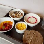 Francisca Aronsson Instagram – El desayuno es mi momento favorito del día 🩷.
El de ustedes también? Que acostumbran desayunar? Compartan sus recetas 👀.

Hotel: @hotelmagnoliacl
#Publicidad