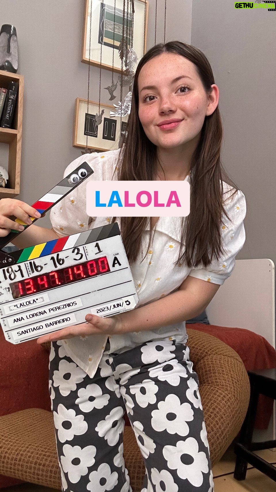 Francisca Aronsson Instagram - Pronto LALOLA , serie por @vix 🧡 Mi primera producción mexicana 🇲🇽 ! Imagínate irte a dormir con un 🍆 y levantarte con dos 🍈 🍈… jajajajaja Les va a encantar esta comedia mexicana que hicimos con mucho amor 🎬! Que delicia trabajar con todo este increíble equipo; @barbaraderegil , @diego_amoz , @alexisayala , @alexdelamadrid , @carmen_madridofficial , @anaceliaurquidi , @joshuamintzoficial , @analo y todo el resto del equipo 🩷 gracias por enseñarme tanto ! #Vix #Proximamente #LaLola