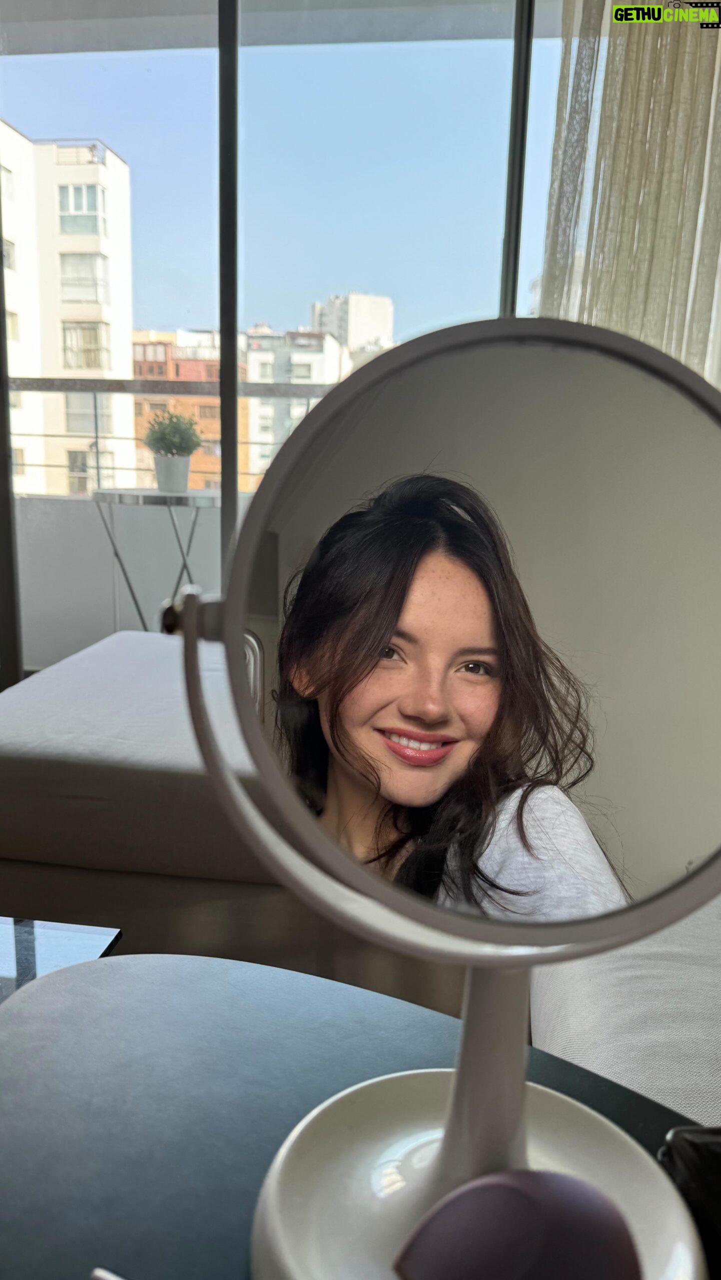 Francisca Aronsson Instagram - Simpre empiezo cada día con el mejor compañero para mi piel: la línea Bepanthen Derma💧✨ Su hidratación profunda deja mi piel suave y radiante, ¡mi piel se siente renovada y lista para enfrentar el día! @bepanthenpe #BepanthenDerma #Bepanthen