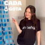 Francisca Aronsson Instagram - Pequeñas acciones pueden hacer la diferencia para la conservación y el cuidado de nuestro medioambiente. Hoy te compartimos 3 simples consejos para cuidar el agua: 💧 Reduce el consumo de agua: cierra bien los grifos y opta por duchas rápidas. ♻️ Reutiliza y recicla el agua: usa recipientes para recolectar agua y riega tus plantas. 🌍 Comparte la importancia de cuidar el agua con amigos y familiares. Cada acción cuenta para un mundo más sostenible. #DíaMundialDelAgua #CuidemosElAgua