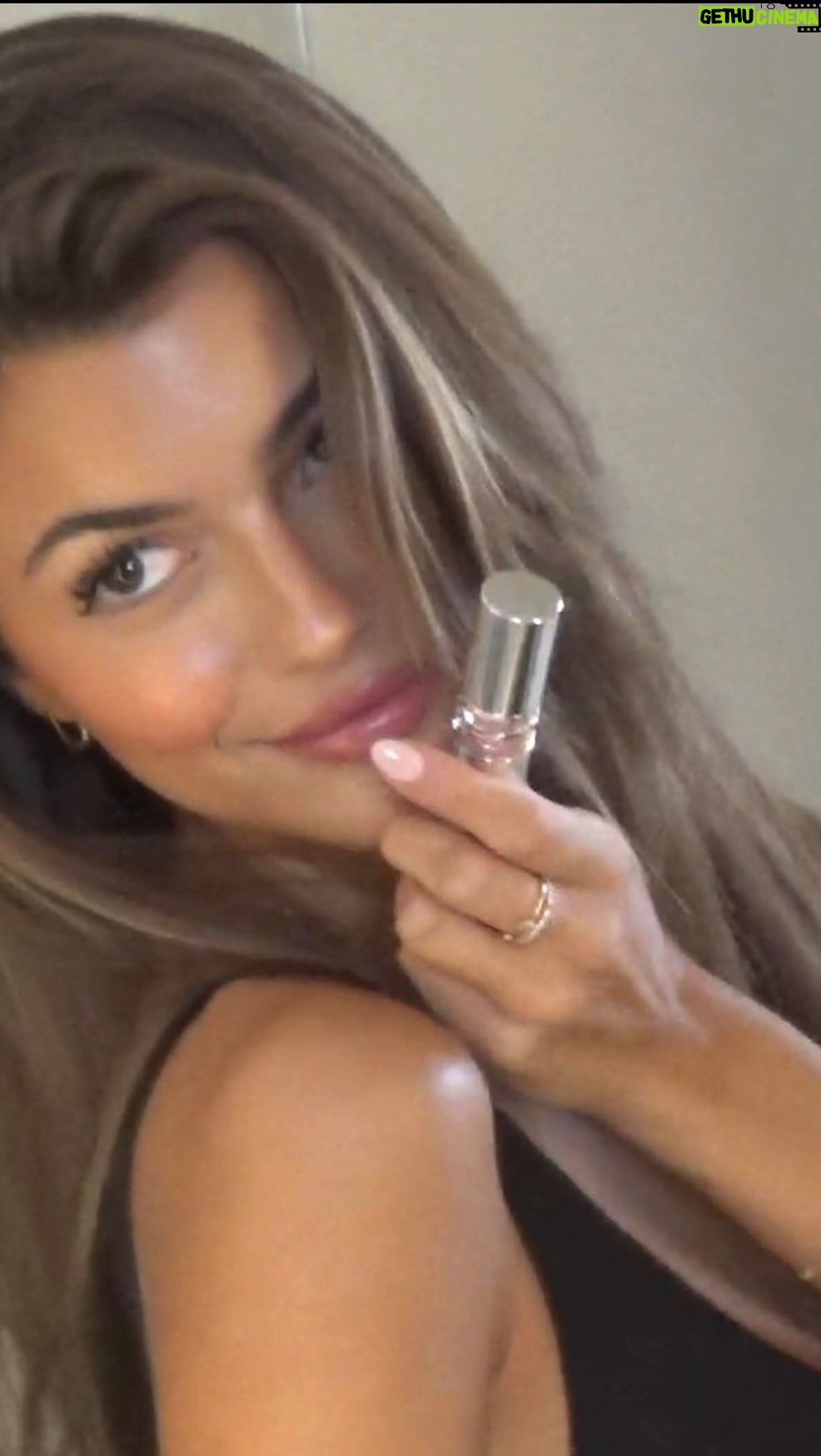 Francisca Cerqueira Gomes Instagram - PUB Iām obsesseddddd @yslbeauty !!! The new loveshine lipstick has the best hydration and shine in 20 different shades š #yslbeauty #yslloveshine
