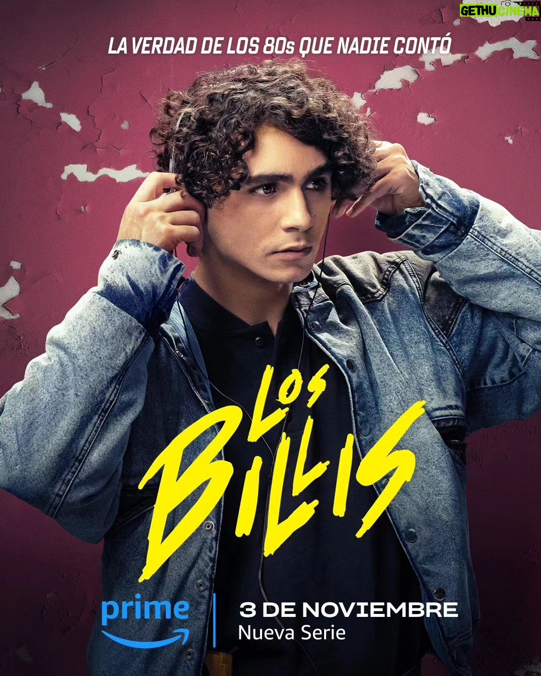 Francisca Estevez Instagram - Era mejor cambiarse de acera que toparse con ellos en la calle. 🏃🏽💨 #LosBillis, nueva serie este 3 de noviembre por #PrimeVideoLAT