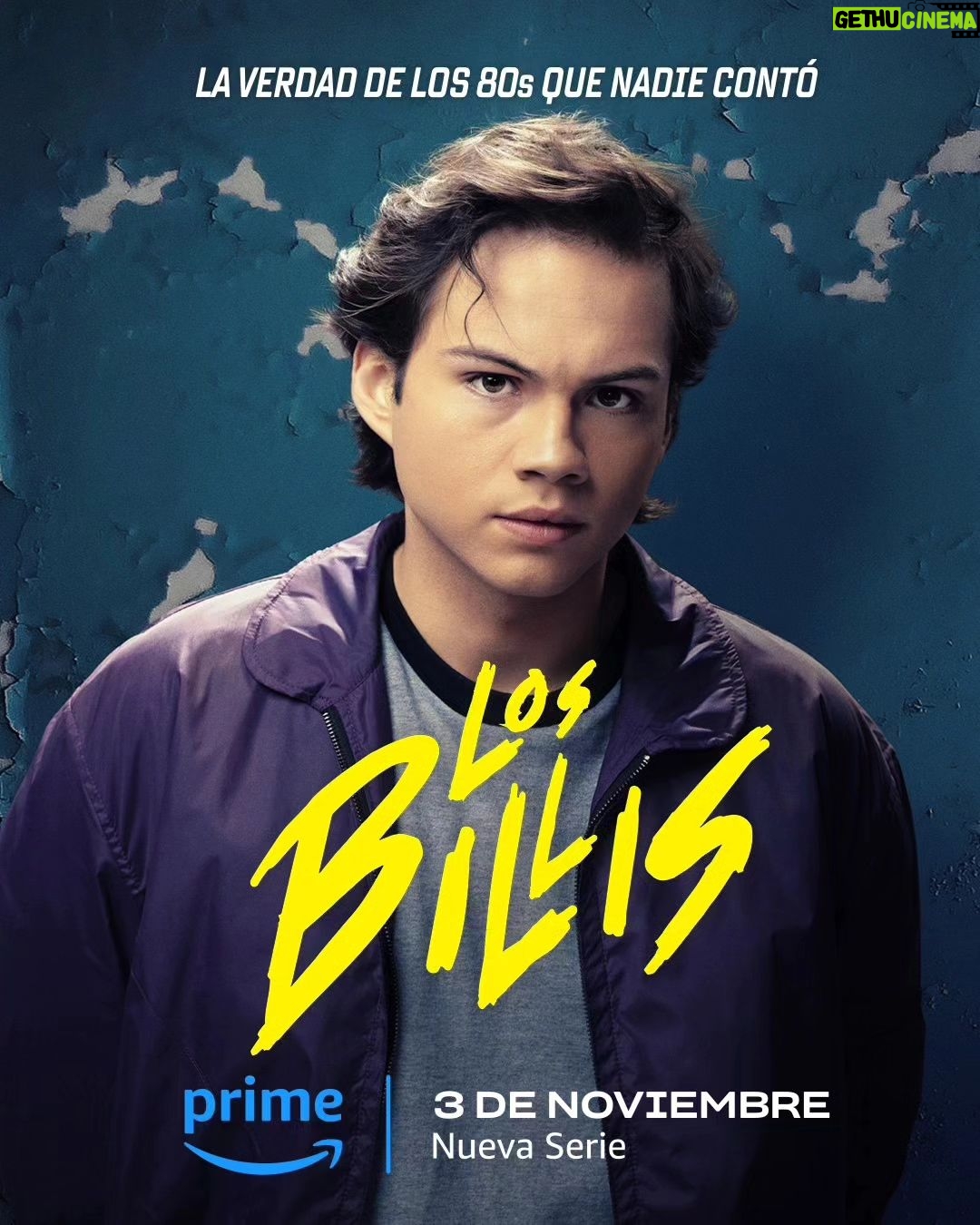 Francisca Estevez Instagram - Era mejor cambiarse de acera que toparse con ellos en la calle. 🏃🏽💨 #LosBillis, nueva serie este 3 de noviembre por #PrimeVideoLAT