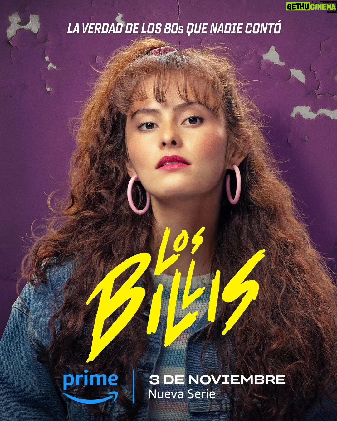 Francisca Estevez Instagram - Era mejor cambiarse de acera que toparse con ellos en la calle. 🏃🏽💨 #LosBillis, nueva serie este 3 de noviembre por #PrimeVideoLAT