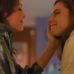 Francisca Estevez Instagram – Papás, por menos incómoda que quieran hacer la charla, sigue siendo incómoda. 🙈
#LosBillis, ya disponible #PrimeVideoLAT