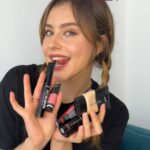 Francisca Estevez Instagram – ¡Estos son 6 productos accesibles que recomendaría a ciegas ft @Cyzone_oficial ! 🫶

1.⁠ ⁠Base Studio Look 🤍 Alta cobertura y contiene FPS
2.⁠ ⁠Magnetic Lash 👀 Alarga mis pestañas y las mantiene rizadas todo el día 
3.⁠ ⁠Mousse Blush 💗 Deja un acabo natural 
4.⁠ ⁠Labial Mate💄Larga duración y mantiene los labios mucho más hidratados
5.⁠ ⁠Labial Supermate 💋 Deja un acabado mate y tiene muy buena pigmentación 
6.⁠ ⁠Setting Spray ✨ Sella el maquillaje y lo mantiene todo el día 

#Publicidad #StudioLookCyzone